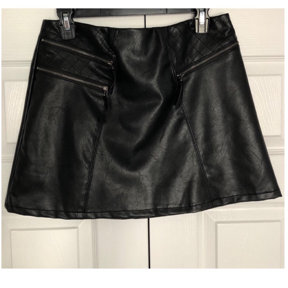Faux leather skirt size 7/28W